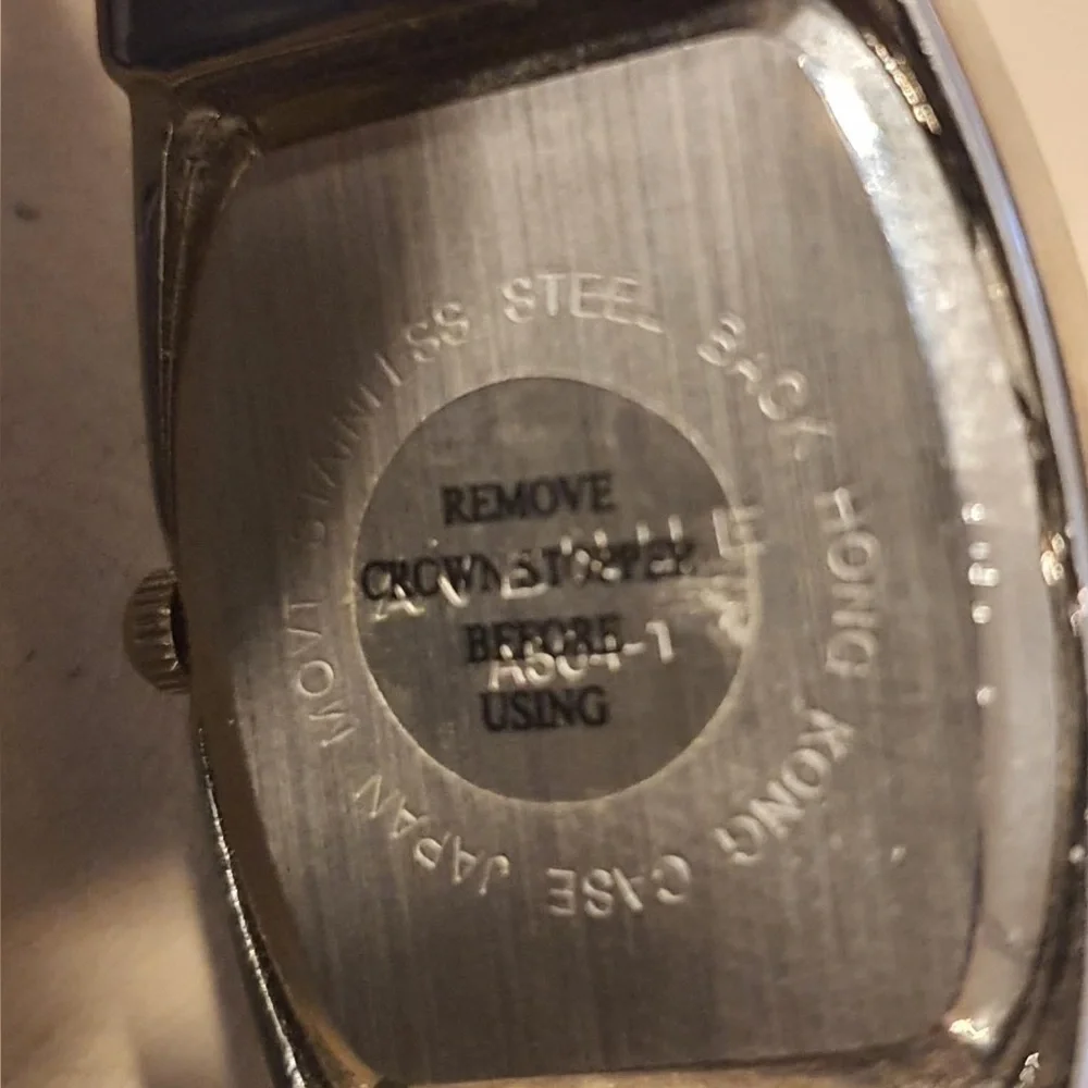 🦋10/$20🦋 Avenue Silver/MOP Rhinestone Women's Cuff Watch